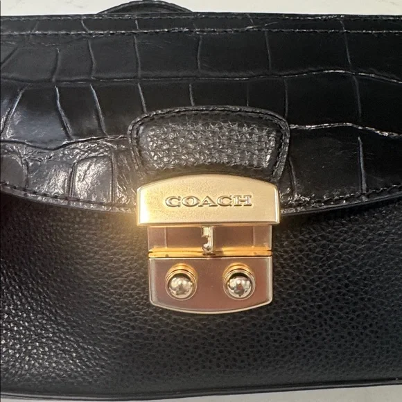 Coach Leather Clutch, excellent used condition - Picture 15 of 16